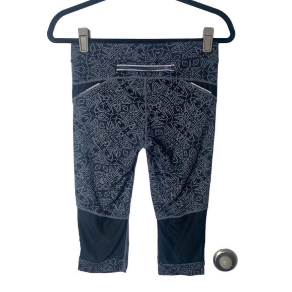 Athleta SZ S black and grey cropped leggings - Picture 2 of 5